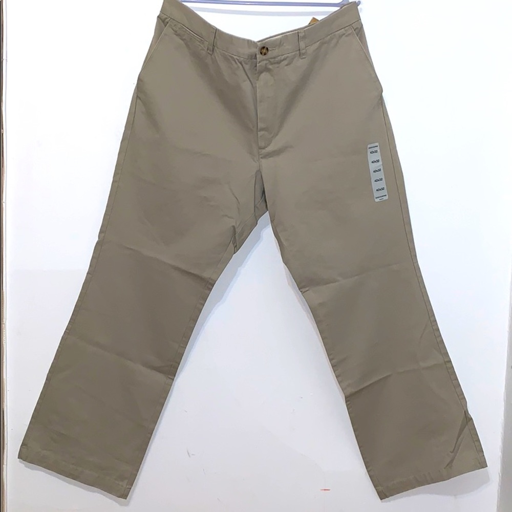 Dockers Men’s Classic Fit Khakis/Chinos